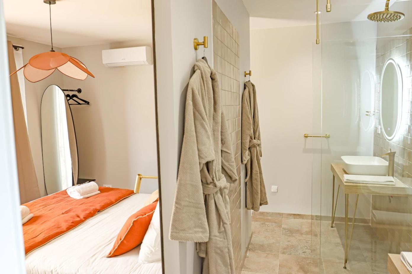 Les Gites De Laure - L'Eden Romantique, Chambres Hotes, Spa Prive, Couloir De Nage, Adults Only Malves-en-Minervois Luaran gambar